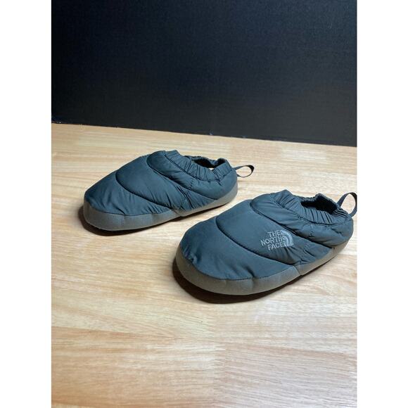 The North Face Boys size 12-1.5 Blue w/Gray Puffer Slippers. Pre-Owned - Picture 2 of 6